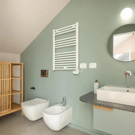 Bluemoon Apartments R&R 아파트 *