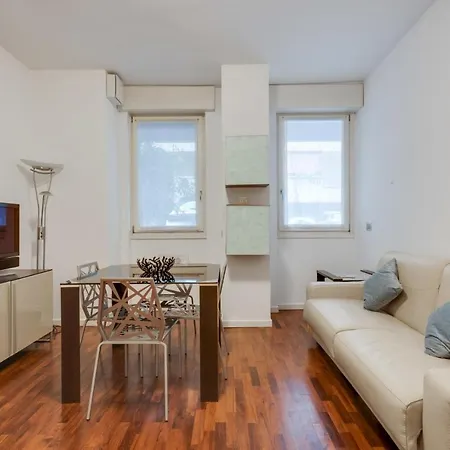 Easylife - Amazing In Pta Venezia 10 Mins Duomo