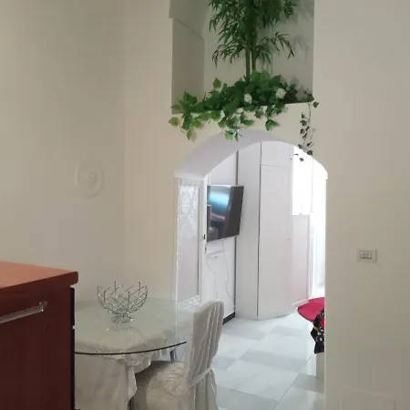 Room In House - 2 Studios With Private Facilities Penzion Milán