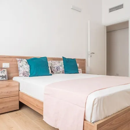 The Best Rent - Gorgeous Two-bedroom Close To Cinque Giornate Square