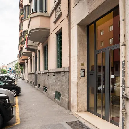 The Best Rent - Gorgeous Two-bedroom Close To Cinque Giornate Square Milánó