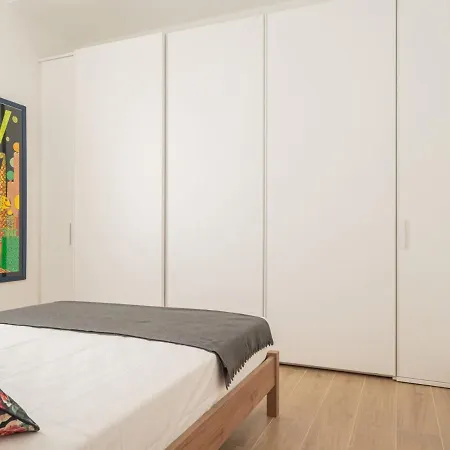 Daire The Rent - Beautiful Two-bedroom Close To Cinque Giornate Square *