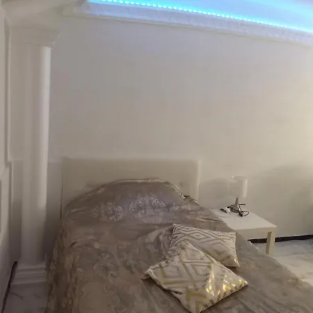 Room In Lodge - Basement In Shared Apartment