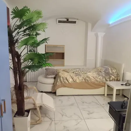 Room In Lodge - Basement In Shared Apartment Pensjonat Mediolan