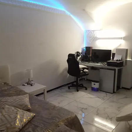 Room In Lodge - Basement In Shared Apartment
