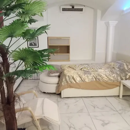 Room In Lodge - Basement In Shared Apartment