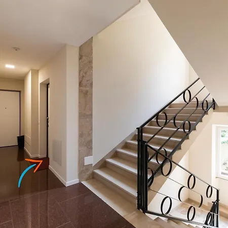 Apartment West - Modern And Comfortable *