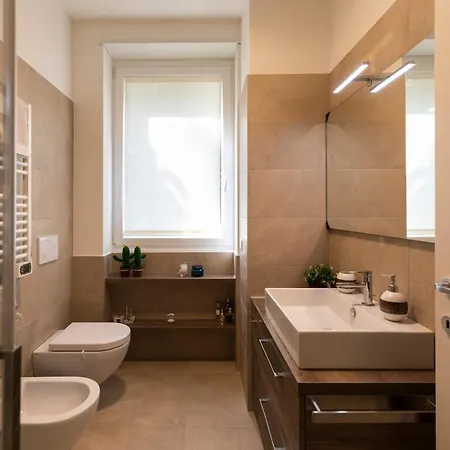 West - Modern And Comfortable *