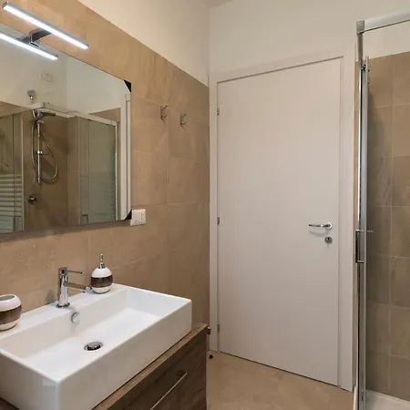 West - Modern And Comfortable * Mediolan