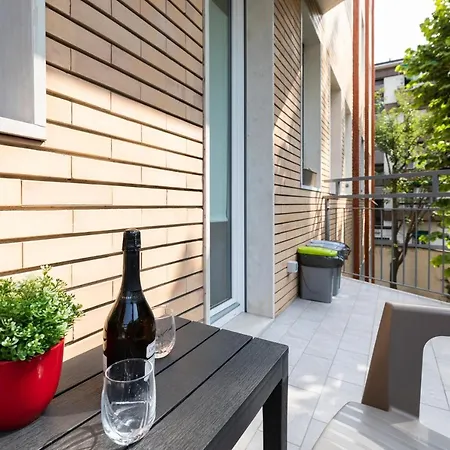 West - Modern And Comfortable Daire Milano