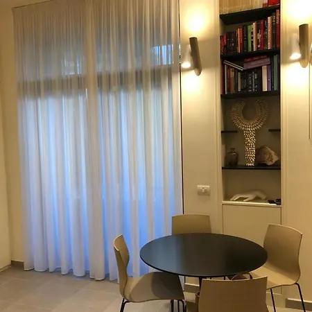 Youhosty - Faruffini 28 * Milano