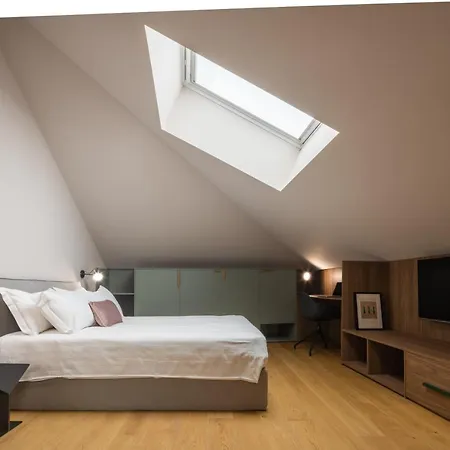 Bluemoon Apartments R&R 아파트