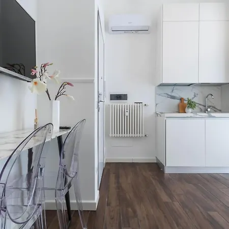Joivy Chic For 3 Close To Sempione Park Appartement