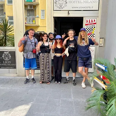 Lion & Youth Hostel *