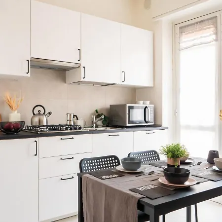 The Rent - Beautiful Three-bedrooms Near Metro Lodi Apartman *