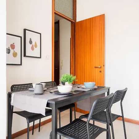 The Rent - Beautiful Three-bedrooms Near Metro Lodi *