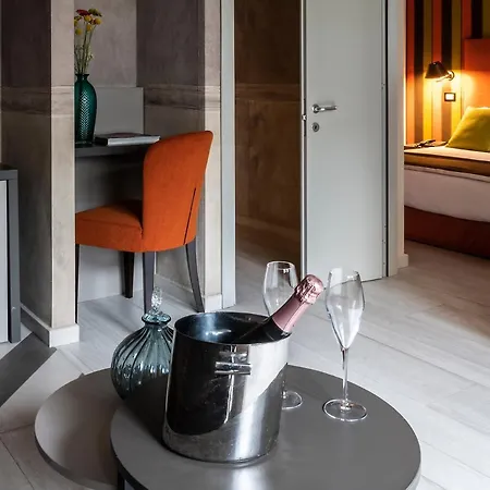 Fifty House Cellini Hotel