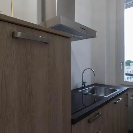 Apt24 - Modern With Balcony * Mailand