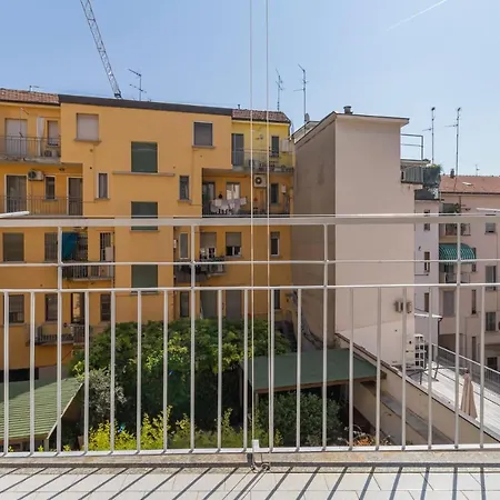Altido Sleek Flat With Balcony, Walking Distance From Centre Διαμέρισμα Μιλάνο