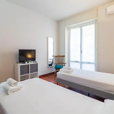 Altido Sleek Flat With Balcony, Walking Distance From Centre * Μιλάνο