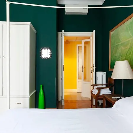 Plum Guide - The Cabbage Patch Apartment Milan