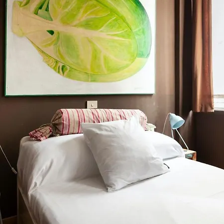 Plum Guide - The Cabbage Patch Apartment Milan