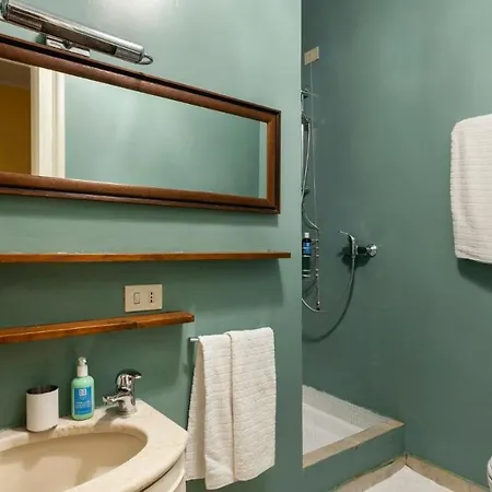 Plum Guide - The Cabbage Patch Apartment Milan