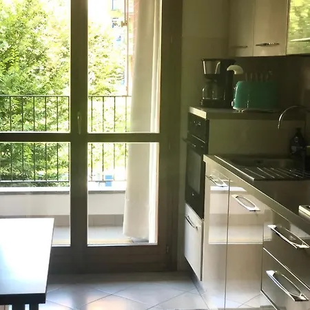 Incantevole Stanza Sul Naviglio Grande, Private House Séjour chez l'habitant *
