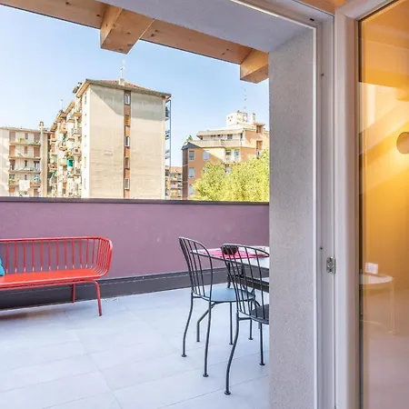 Joivy Contemporary In Historical Giambellino-lorenteggio Apartment Milan