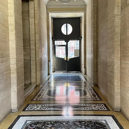 Venini 23 * Milan