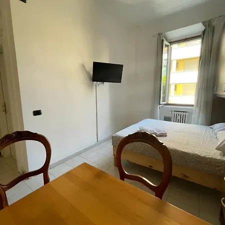 Venini 23 * Milan