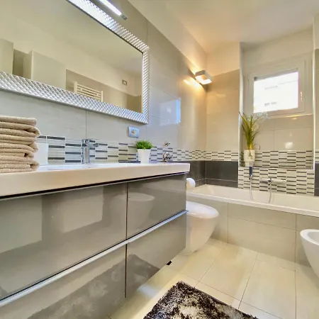 Lejlighed Bright 4-bedroom Near San Siro