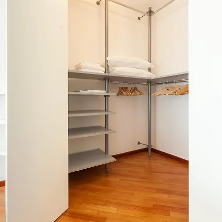 Easyhomes-madonnina View شقة *