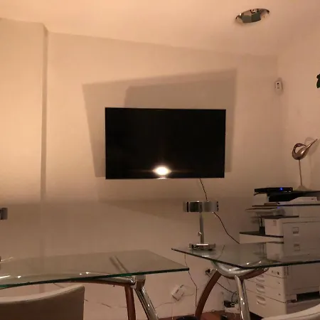 Alloggio in famiglia King Size Studio With Shared Bathroom Milano