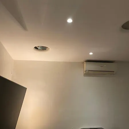 King Size Studio With Shared Bathroom Milano