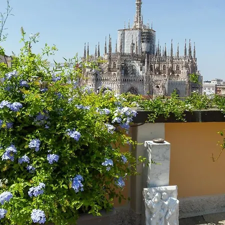 Appartement Luxury Attic Duomo Milaan