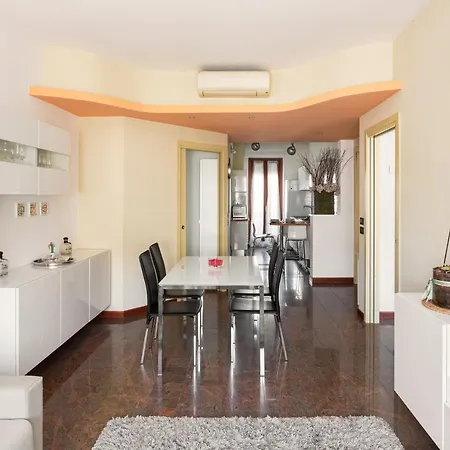Beautiful Next To Sempione And Life - Viale Teodorico Apartment
