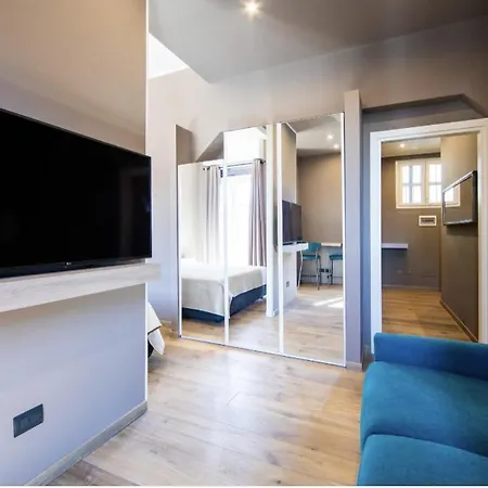 Amazing New With Beautiful View From Moscova Group Milán