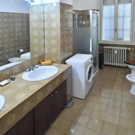 Ampio Centro Crocetta * Milan