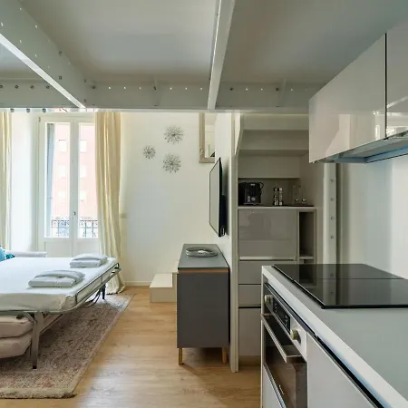 Appartamento The Rent - Lovely Loft With Balcony Near Piazza Vetra *
