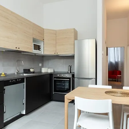 Joivy Solari Tolstoj Apartament *