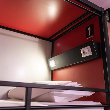 Hostel Yellowsquare *