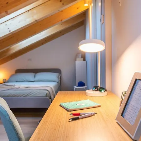 Joivy Contemporary In Historical Giambellino-lorenteggio Apartment Milan