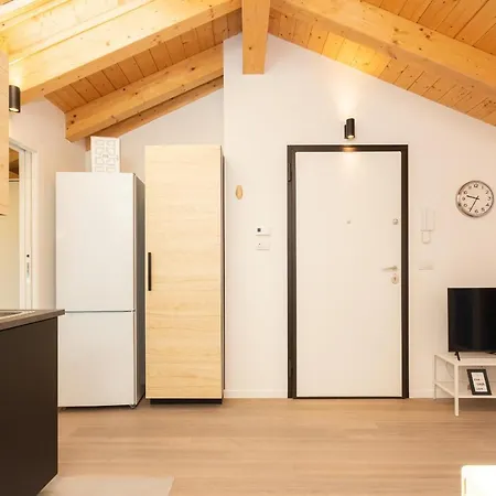 Joivy Contemporary In Historical Giambellino-lorenteggio * Milan
