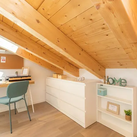Joivy Contemporary In Historical Giambellino-lorenteggio Apartment Milan
