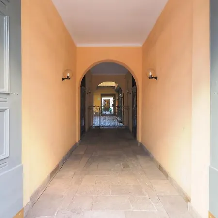 Corso Genova 21, Navigli & Duomo - Charming Apartamento Milán