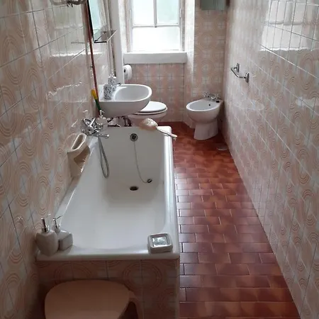 Meneghina House شقة