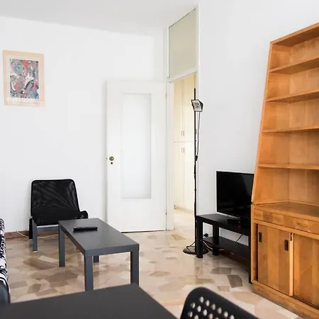 Youhosty - Villoresi 6p, 5 * Milan