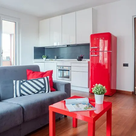 Bright One-bedroom With Terrace In * Milan
