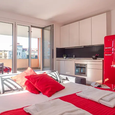 Bright One-bedroom With Terrace In